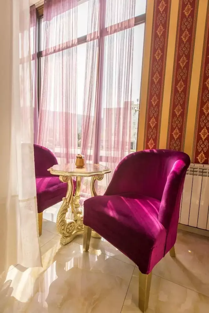 هتل کانتیننت کرون پالاس تفلیس